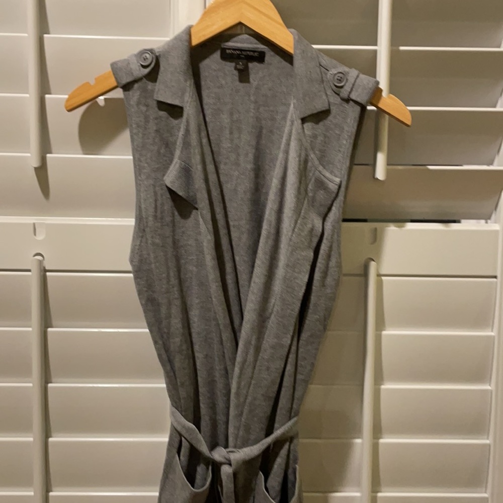 Banana Republic | knit belted gray vest | small